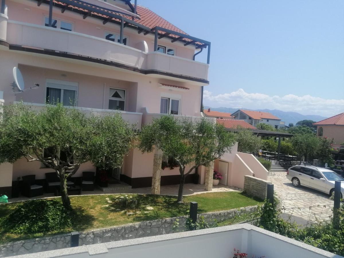 Apartmani Simon Lopar Zewnętrze zdjęcie