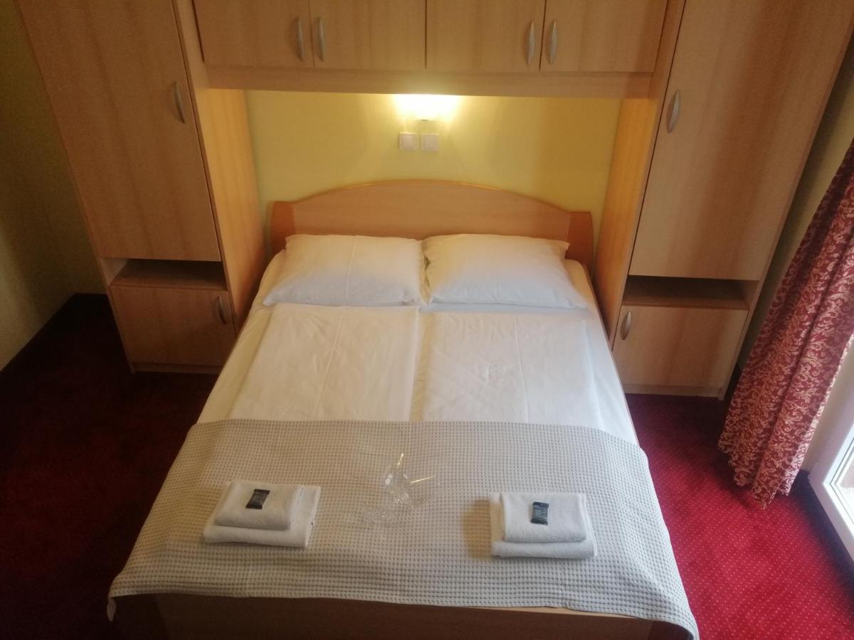 Apartmani Simon Lopar Pokój zdjęcie