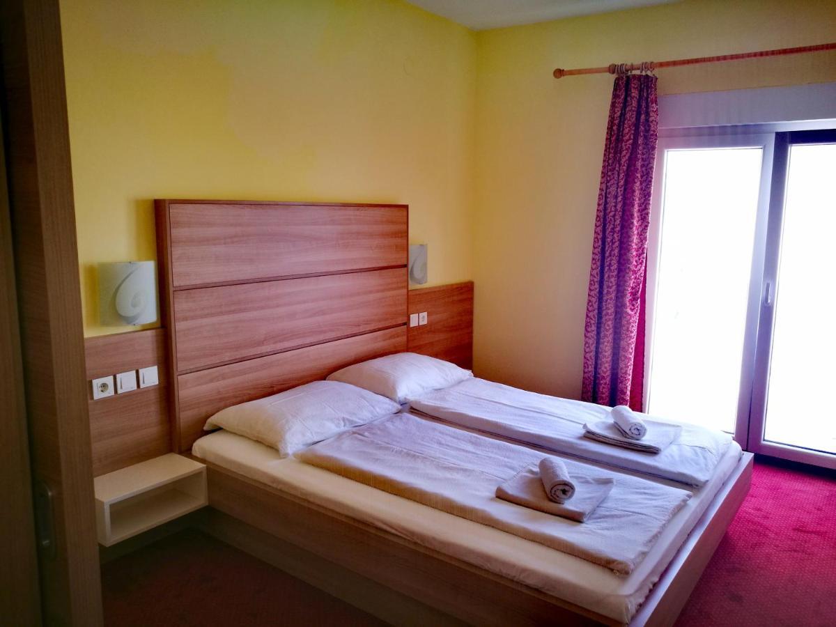 Apartmani Simon Lopar Zewnętrze zdjęcie